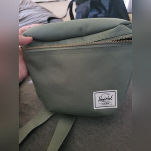 Herschel settlement sling bag